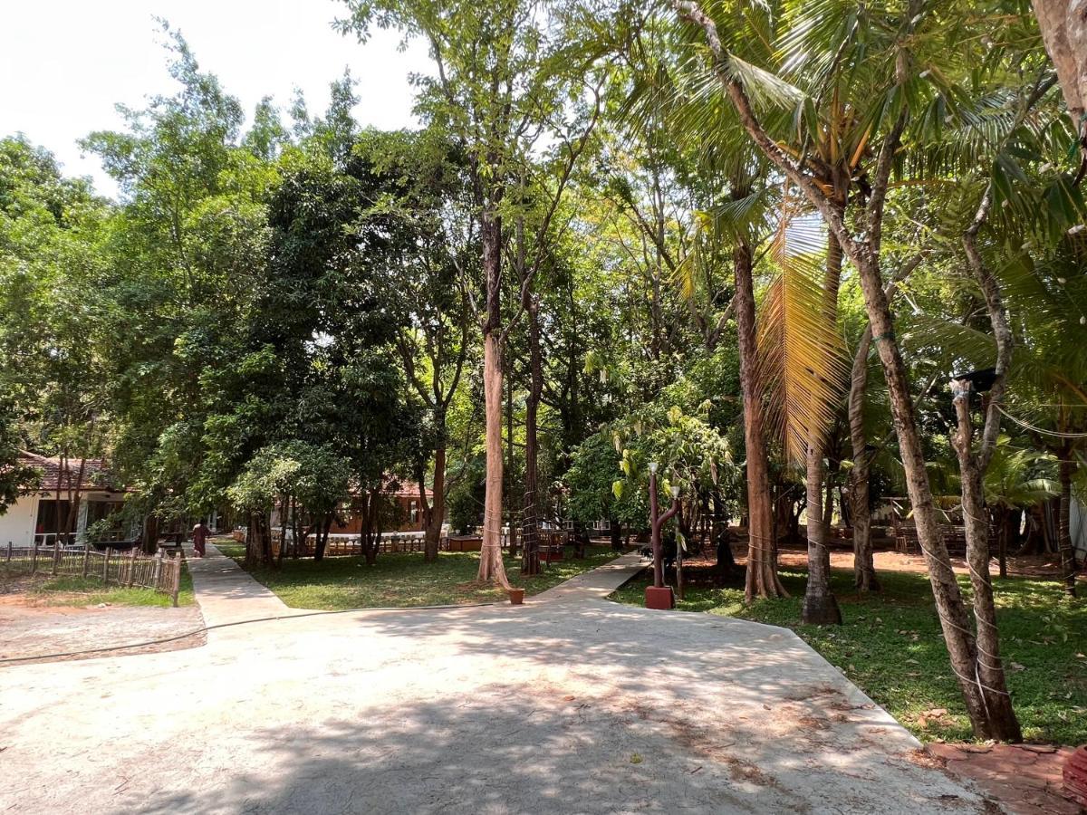 Surya Eco And Wedding Resort Thrissur エクステリア 写真