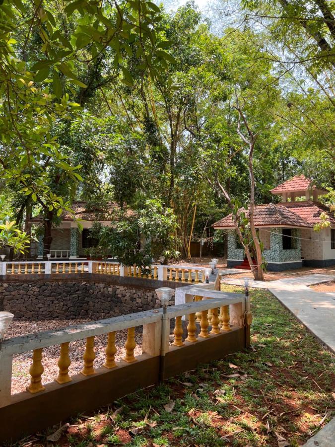 Surya Eco And Wedding Resort Thrissur エクステリア 写真