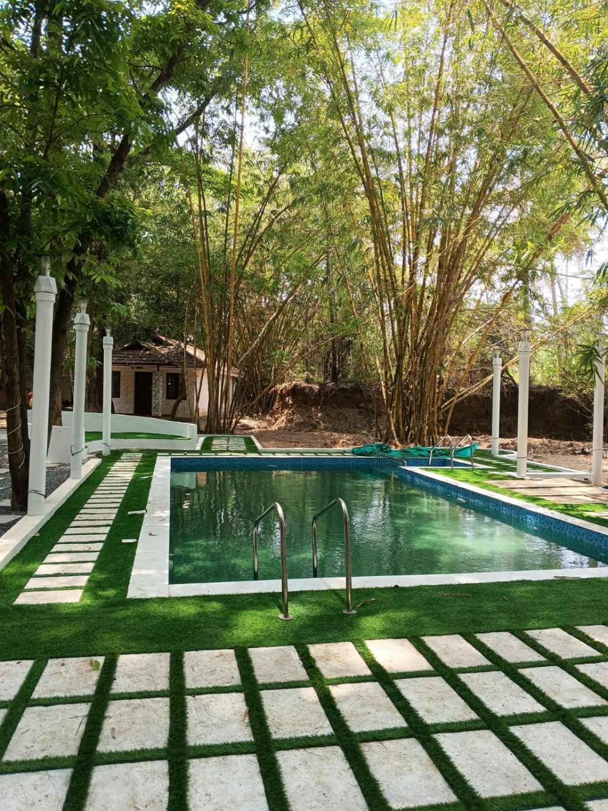 Surya Eco And Wedding Resort Thrissur エクステリア 写真